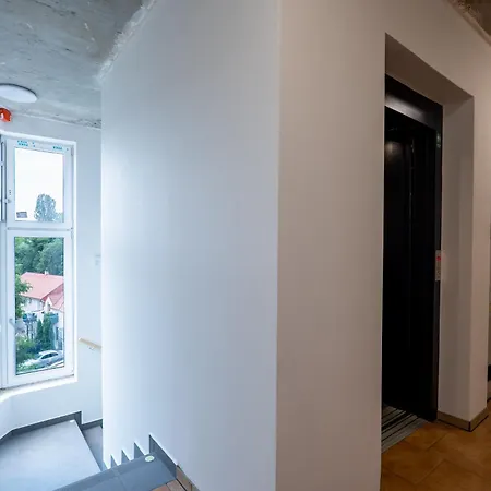 New #19 Near Center With Free Street Parking *