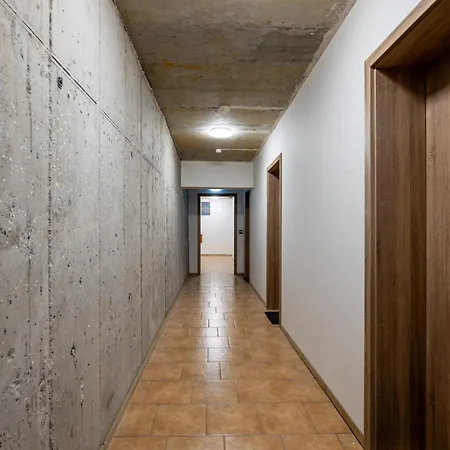 דירה New #19 Near Center With Free Street Parking פראג